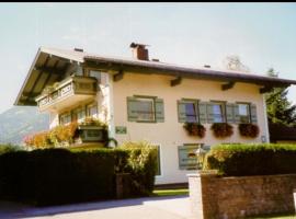 Haus Kaindl, hotel com estacionamento em Kuchl