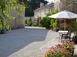 Le Moulin de Lusseau – hotel w mieście Chef-Boutonne