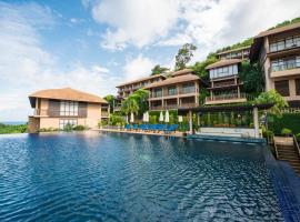 Karon Phunaka Resort, hotel en Karon Beach