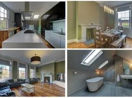 Manchesters Ultimate House - Hot tub - Sleeps 23!