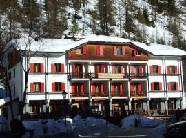 Hotel Valverde: Gressoney-la-Trinité şehrinde bir otel