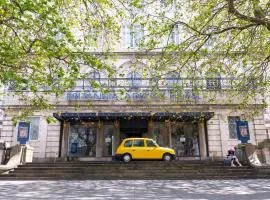 Adelphi Hotel