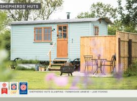 Morndyke Shepherds Huts, campsite in Thirsk