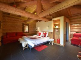 Les Chalets de Maramour, hotel v destinaci Chazey-sur-Ain