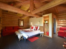 Les Chalets de Maramour، فندق في Chazey-sur-Ain