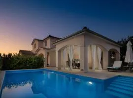 Villa Sunset Lady