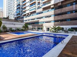 Flats Capitania Varam Pitangueiras, hotel u gradu Gvaruža