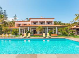 FLH Luxury Villa Mar with Private Sea Access, villa i Caniçal