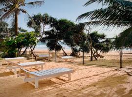 Mirage Beach House at Morava Court, Privatzimmer in Hikkaduwa