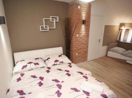 Apartments Rooms PAROMLIN CENTAR