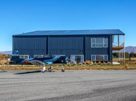 Pukaki Air Lodge, cabin in Twizel