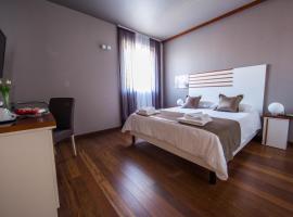 Luxury Rooms Silente Bacvice 1, guest house in Split