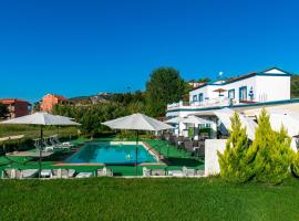 Akis Villa Studios & Apartment with Pool by Hotelius, hotell i Agios Georgios Pagon