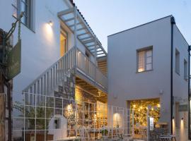 L Anima Boutique Suites, obiteljski hotel u gradu 'Skiathos Town'