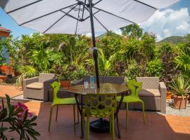 Papaya Inn, guest house in Oranjestad