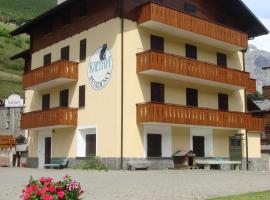 Residence Raethia tra Bormio e Livigno, hotel em Valdidentro