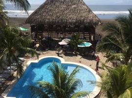Sabas Beach Resort, hotel in La Libertad