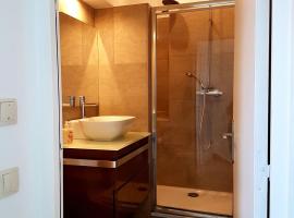 SW Cosy Apart - Chambly Persan Roissy, hotel in Persan