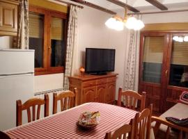 2 bedrooms appartement with terrace and wifi at Guadalaviar, hotel in Guadalaviar