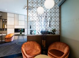 Amadomus Luxury Suites, hotell i Molo Beverello i Napoli