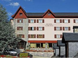 Hotel Garona, готель у місті Саларду