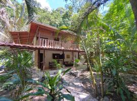 Colibri Apartments - Private kitchen & bathroom - 4 min walk to the Beach!