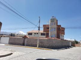 Hospedaje San Fernando, hotel with parking in Cayambe