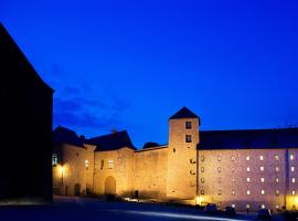 Hôtel Le Château Fort de Sedan, hotel v destinaci Sedan