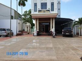 Khách Sạn Hoàng Khiêm, hotel in Phú Nhơn