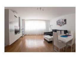 APTO EDU 3MIN DE LA PLAYA, pet-friendly hotel in Fuengirola