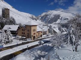 Sust Lodge am Gotthard, къща за гости в Оспентал