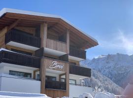 Hotel Garni Broi - Charme & Relax, hotel in zona Passo Pordoi, Selva di Val Gardena