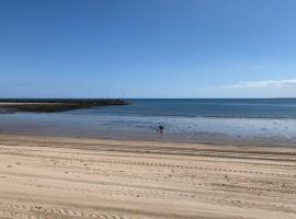 The Beach Loft, pet-friendly hotel in Newbiggin-by-the-Sea