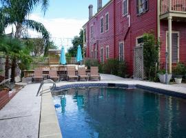 Macarty House, A Bohemian Resort with pool and cabana bar, hotel with parking in New Orleans