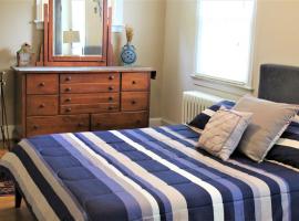 Master Bedroom-Private Bath, Washington DC, homestay in Washington