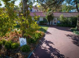 Casa Blanca Inn and Suites, hotel com estacionamento em Farmington