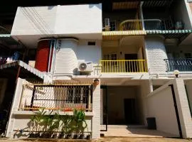 Float's House