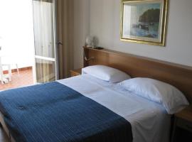 San Domenico Hotel, hotell i Soverato Marina