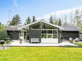 Awesome Home In Gedser With Sauna