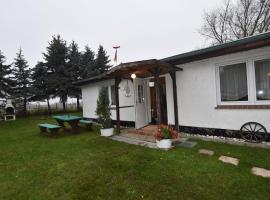 Cozy Bungalow in Stove Germany near Baltic Sea, pet-friendly hotel in Boiensdorf