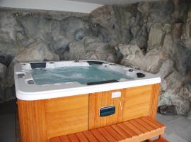 Naturpark-.Weinbergferienhaus, hotel with parking in Kitzeck im Sausal