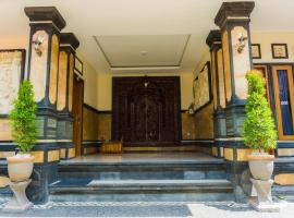 Cakra House: Denpasar şehrinde bir otel