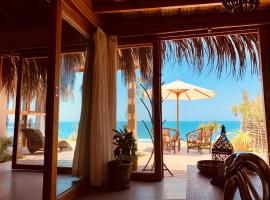 La Playa: Los Órganos'ta bir otel