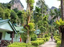 Chill Out Bar and Jungle Bungalows