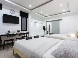 P2 Silom Large 2beds full kitchen WIFI 4-6pax