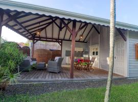 Bungalow proche plage, holiday home in Sainte-Luce