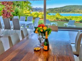 Bella Vista East 3 Luxury Ocean Views Large Flat Grassed Area And Buggy, hotel in Hamilton Island