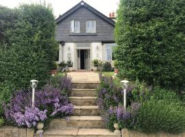 The Artist Residence Dublin Boutique B&B, hotel v destinaci Sutton