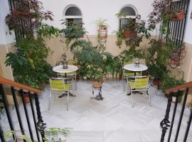 Hostal Alcazar I, bed & breakfast a Cordoba