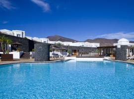 Apartamentos LIVVO Coloradamar, apart-hotel em Playa Blanca